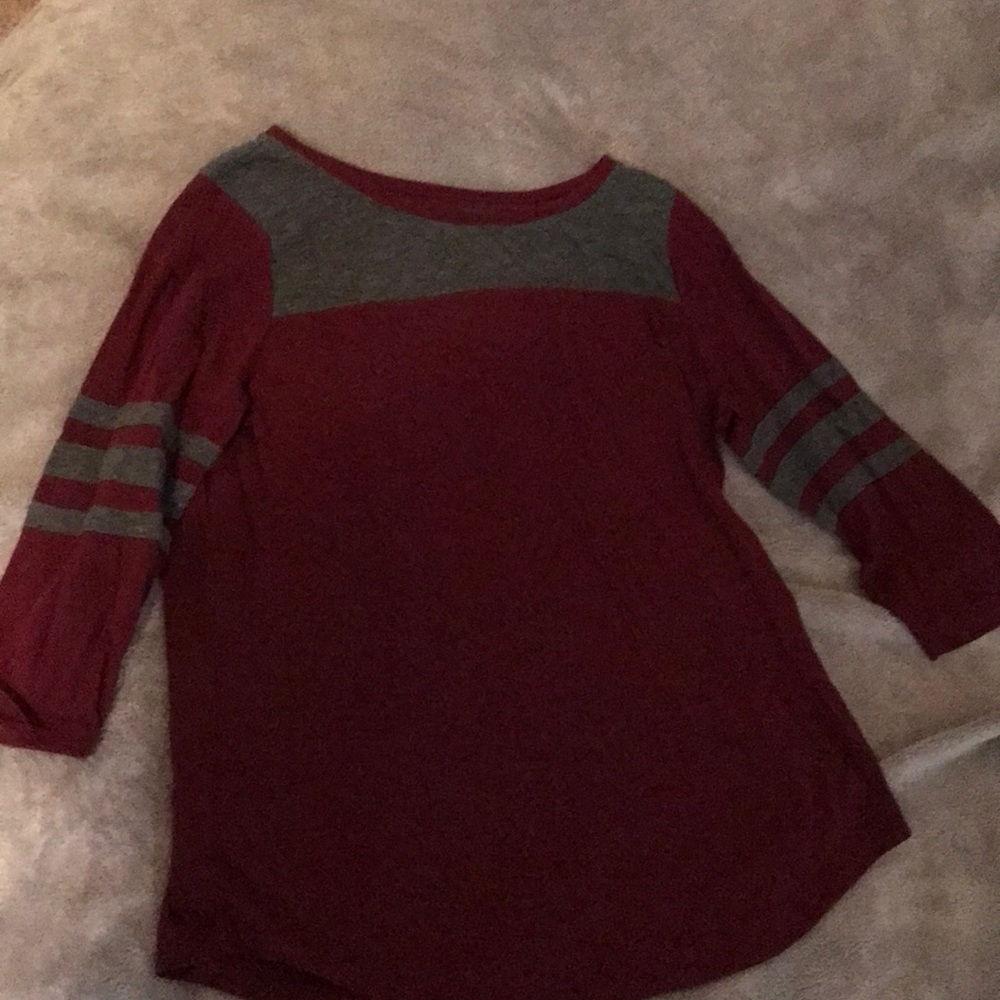 Maroon 3/4 sleeve shirt